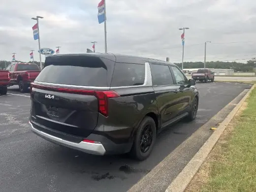 Kia Carnival 2025 LXS Mini-Van 4p.
