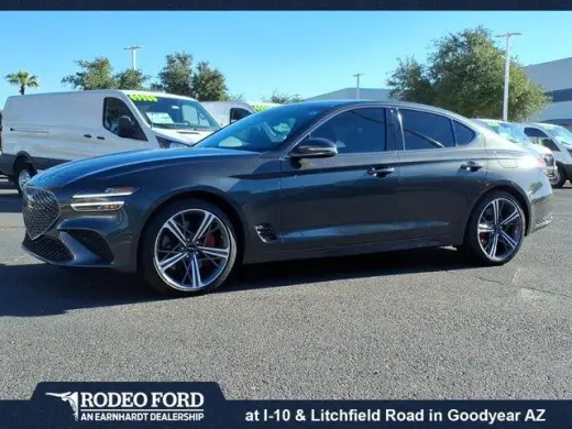 Genesis G70 2024 2.5T Sedán de 4 puertas Standard
