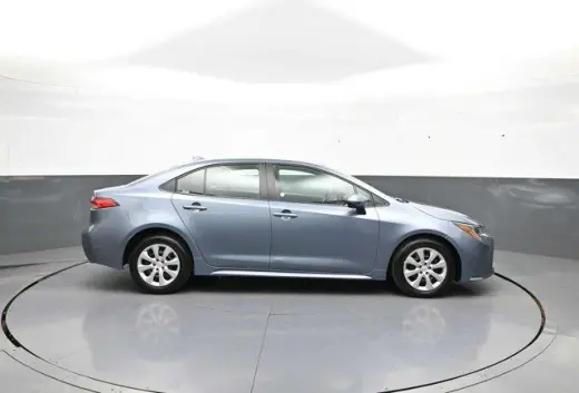Toyota Corolla 2025 LE 4p Sedan
