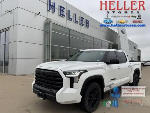 Toyota Tundra 2024 4x2 SR5 4 puertas Cabina CrewMax Pickup SB