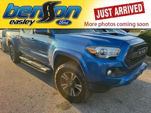 Toyota Tacoma 2017 4x4 TRD Sport 4 puertas Cabina doble 6.1 pies LB