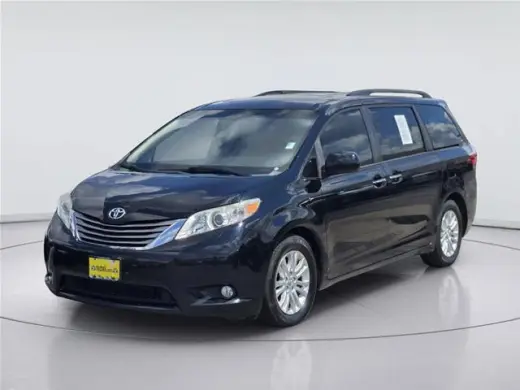 Toyota Sienna 2015 XLE para 7 pasajeros con asiento de acceso automático 4p Minivan