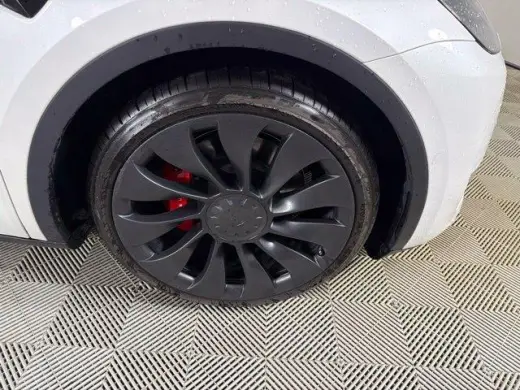 Tesla Model Y 2022 AWD Performance 4dr Crossover