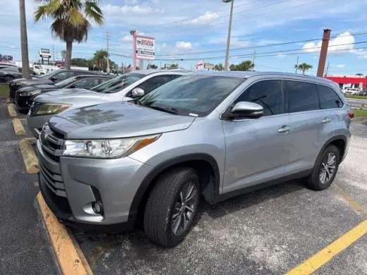 Toyota Highlander 2019 XLE 4dr SUV