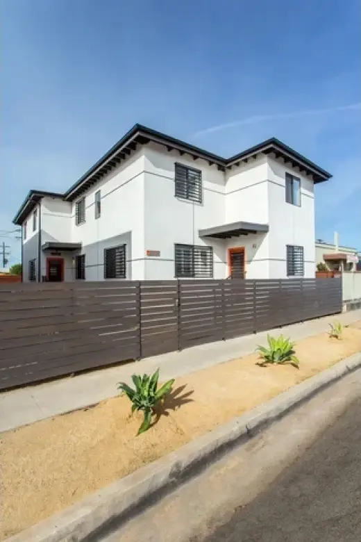 4 beds/ 3 bath home- Inglewood