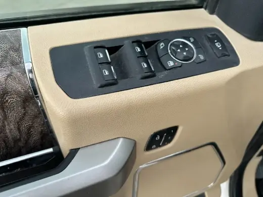 Ford F-250 Super Duty 2019 4x4 King Ranch 4dr Crew Cab 6.8 ft. SB Pickup