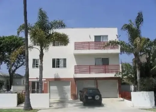 2 Bed Apt In N Kenmore Ave, LA