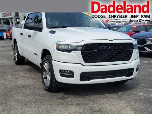 Ram 1500 2025 4x2 Tradesman 4p Camioneta de Cabina Completa Doble 5.6 ft. SB