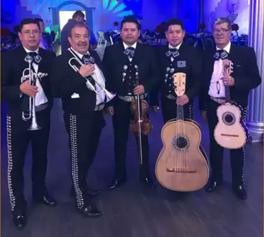 MARIACHI PROFESIONAL HONESTO