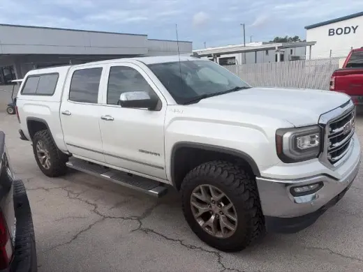 GMC Sierra 1500 2018 4x4 SLT 4p. Cabina de tripulación con 6.5 pies de caja trasera
