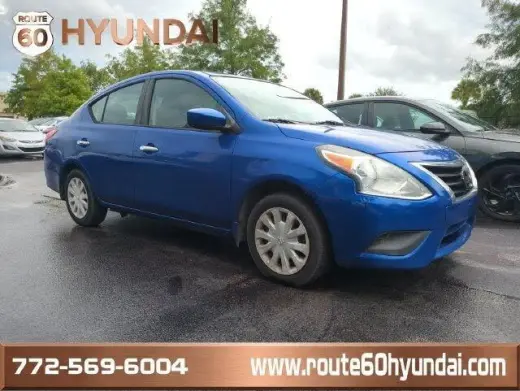 Nissan Versa 2017 1.6 SV 4dr Sedán