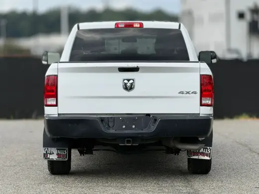 Ram 1500 Classic 2020 4x4 Tradesman 4dr Crew Cab 6.3 ft. SB Pickup