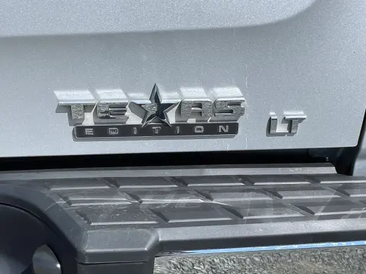 2011 Chevrolet SILVERADO 1500 CREW CAB