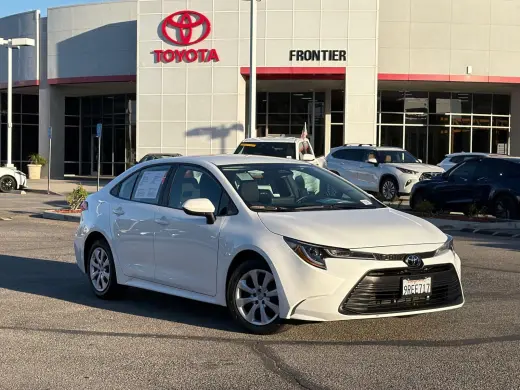 Toyota Corolla 2025 LE Sedán 4 puertas