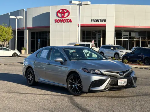 Toyota Camry 2024 SE Sedán de 4 puertas