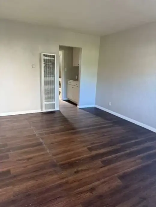 ¡APARTAMENTOS EN RIVERSIDE!