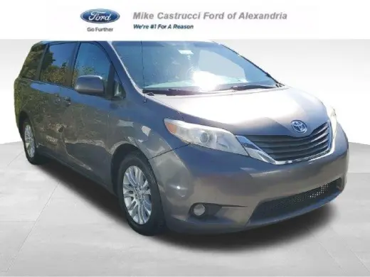 Toyota Sienna 2011 XLE 8 Pasajeros 4dr Mini-Van