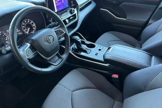 Toyota Highlander 2023 LE 4dr SUV