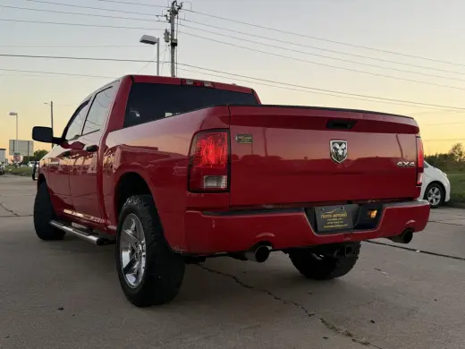 2012 RAM 1500 ST Crew Cab 4WD