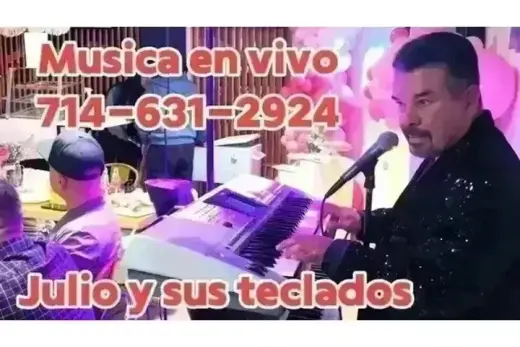 JULIO Y SUS TECLADOS $180/HORA
