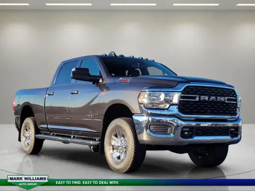Ram 2500 2022 4x4 Tradesman 4 puertas Cabina Doble batea de 6.3 pies