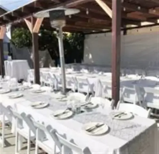 JUMPERS, MESAS, SILLAS, CARPAS