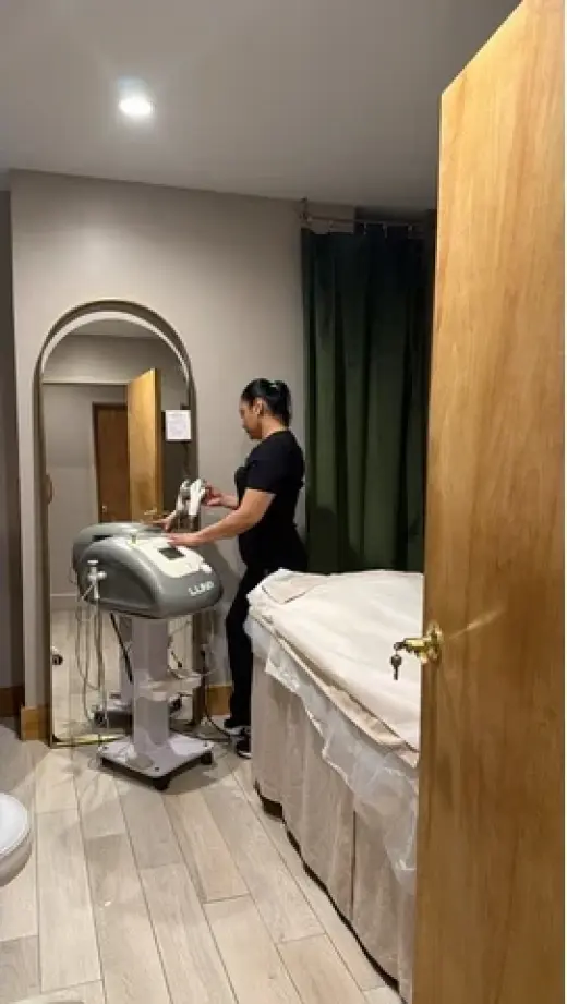 SE BUSCA ESTETICISTA