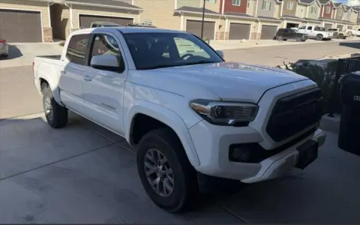 Toyota Tacoma 2017 4x4 SR5 V6 4 puertas Doble Cabina 5.0 pies SB