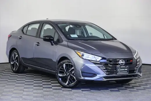 Nissan Versa 2025 SR 4dr Sedán