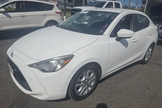 Toyota Yaris iA 2017 4dr Sedán 6A