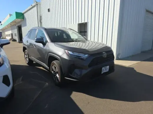Toyota RAV4 2025 XLE 4dr SUV