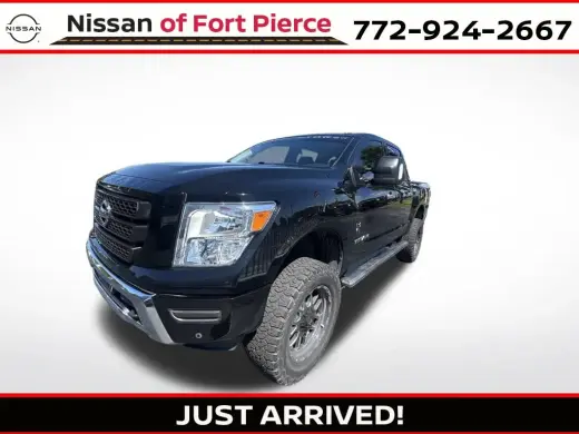 Nissan Titan 2021 4x4 SV 4dr Crew Cab 5.6 ft. SB