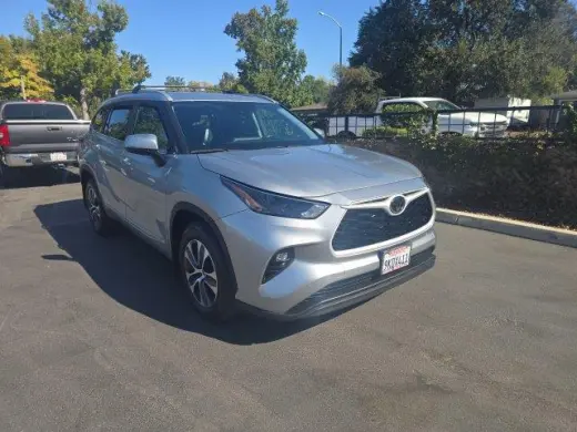 Toyota Highlander 2023 XLE 4dr SUV