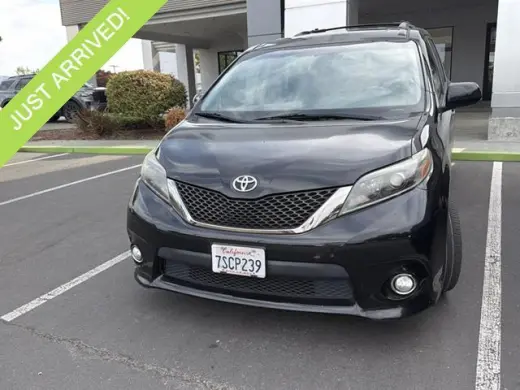 Toyota Sienna 2015 SE 8 Pasajeros 4dr Furgoneta Mini