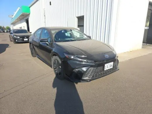 Toyota Camry 2025 SE Sedán 4 puertas