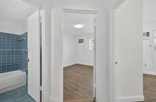2 habitaciones y 1 baño
