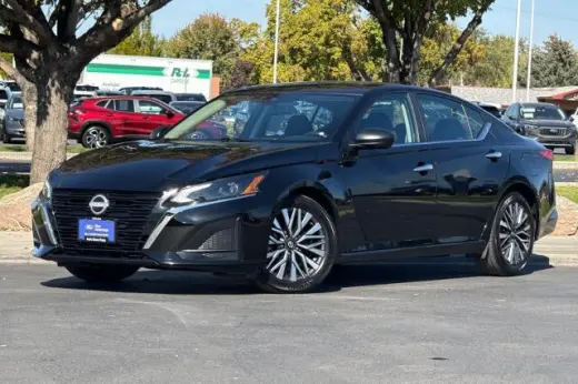 Nissan Altima 2025 2.5 SV 4dr Sedán