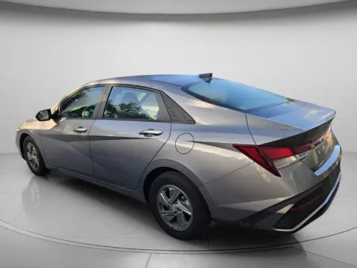 Hyundai ELANTRA 2024 SE 4puertas Sedán