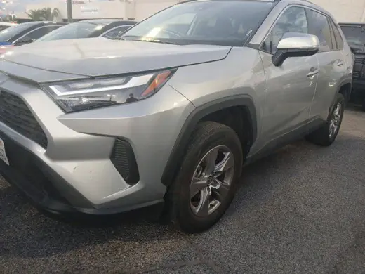 Toyota RAV4 2025 XLE SUV de 4 puertas