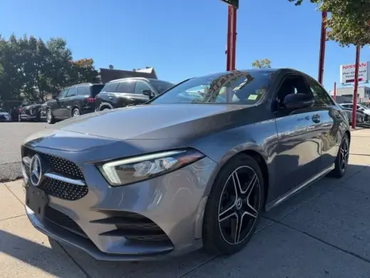 Mercedes-Benz Clase A 2019 AWD A 220 4MATIC 4dr Sedán