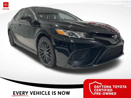 Toyota Camry 2020 SE Sedán de 4 puertas
