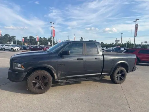 Ram 1500 Classic 2021 4x4 SLT 4 Quad Cab 6.3 ft. Camioneta Pickup