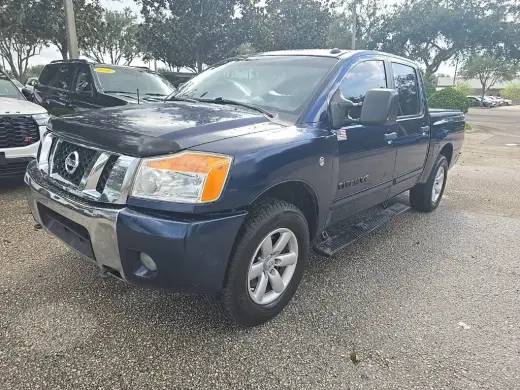 Nissan Titan 2011 4x4 SV 4dr Crew Cab SWB Pickup
