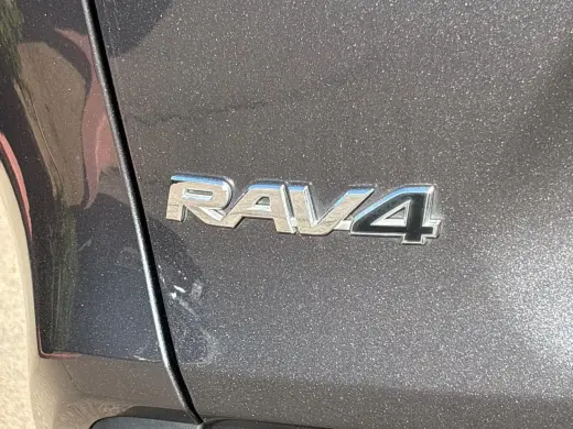 Toyota RAV4 Híbrido 2023 AWD XLE 4dr SUV