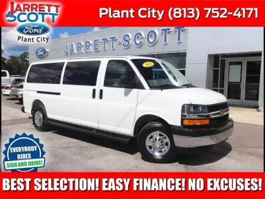 Chevrolet Express 2025 LT 3500 3dr Van de pasajeros extendida