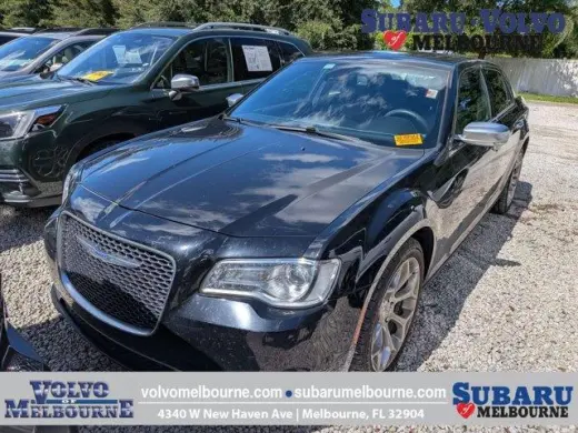 Sedán Chrysler 300 2018 C de 4 puertas