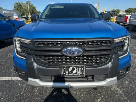 Ford Ranger 2024 4x2 XLT 4 puertas SuperCrew 5.0 pies de distancia entre ejes