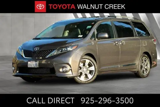 Toyota Sienna 2017 SE 8 pasajeros 4 puertas Mini-Van