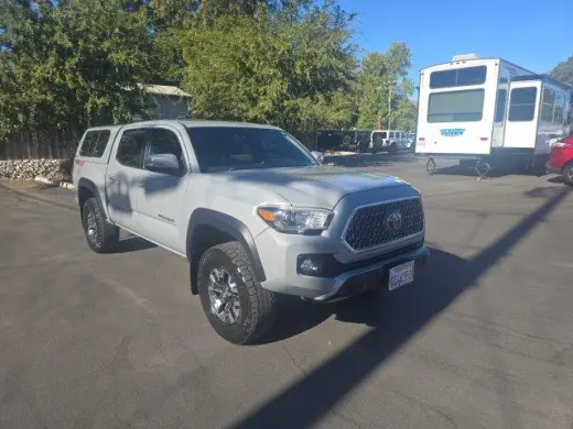 Toyota Tacoma 2018 4x4 TRD Off-Road 4dr Double Cab 5.0 ft SB 6A
