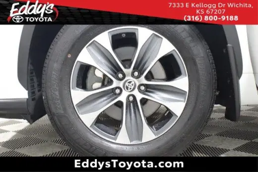 Toyota Highlander 2024 XLE 4dr SUV